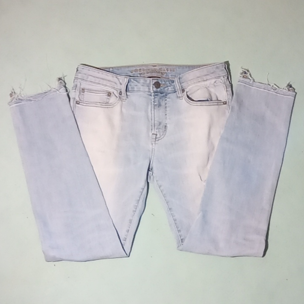 American Eagle "Extreme Flex" Ripped Skinny Jeans